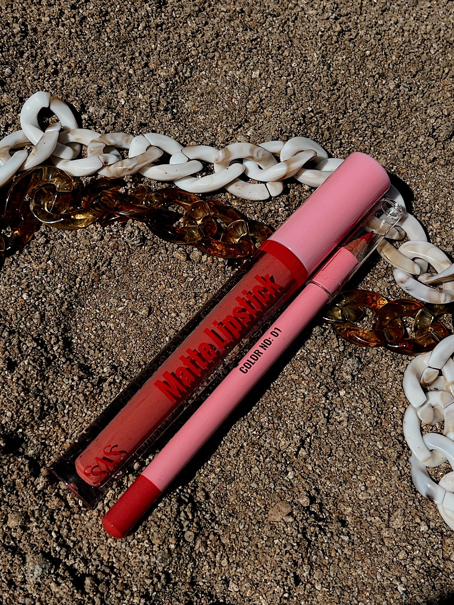 Pack lipstick + lápiz delineador SAS